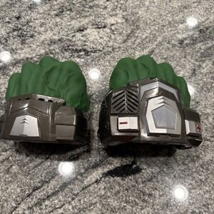 Marvel Hulk Hands Fist Smash Avengers Labs Hasbro w/Sound & Lights Playmation